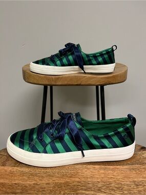 Sperry Crest Vibe Varsity Stripe Satin Sneakers in Green & Navy Blue - Sz 8.5